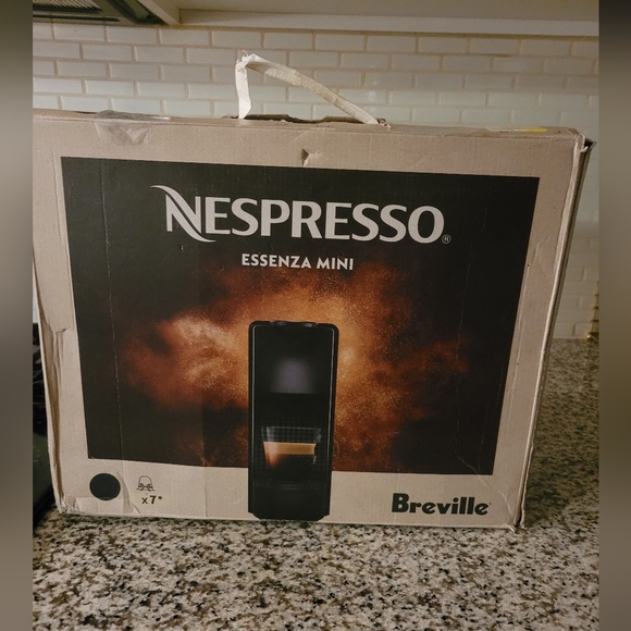 Breville Nespresso Essenza Mini Black